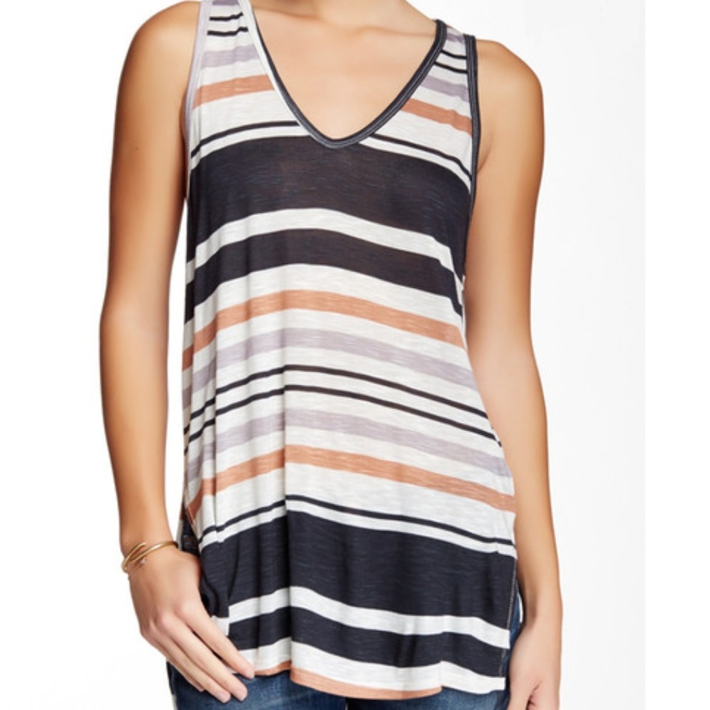 🛑SOLD OTHER PLATFORM🛑LUSH Striped Tank